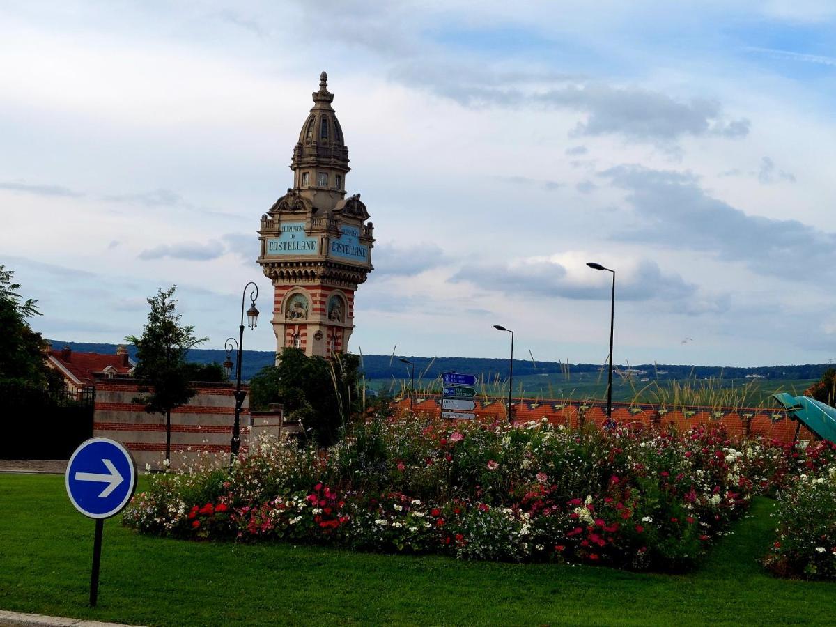 Epernay Capital De Champagne Apartment Exterior foto